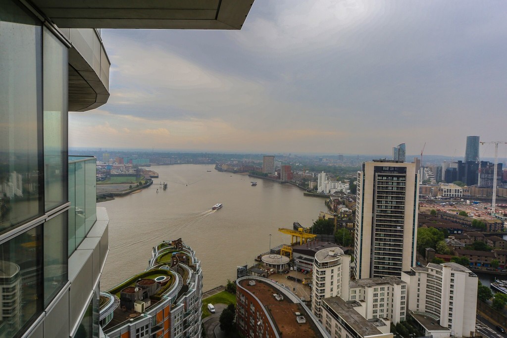 Images for CHARRINGTON TOWER BISCAYNE AVENUE E14 9BE EAID:3f40363ad7e221028e9eb5ef1708ea31 BID:1