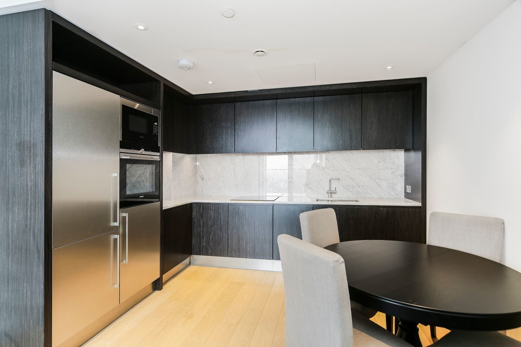Images for CHARRINGTON TOWER BISCAYNE AVENUE E14 9BE EAID:3f40363ad7e221028e9eb5ef1708ea31 BID:1