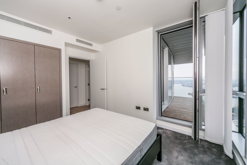 Images for CHARRINGTON TOWER BISCAYNE AVENUE E14 9BE EAID:3f40363ad7e221028e9eb5ef1708ea31 BID:1