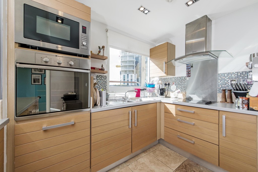 Images for CITY TOWER LIMEHARBOUR E14 9LU EAID:3f40363ad7e221028e9eb5ef1708ea31 BID:1