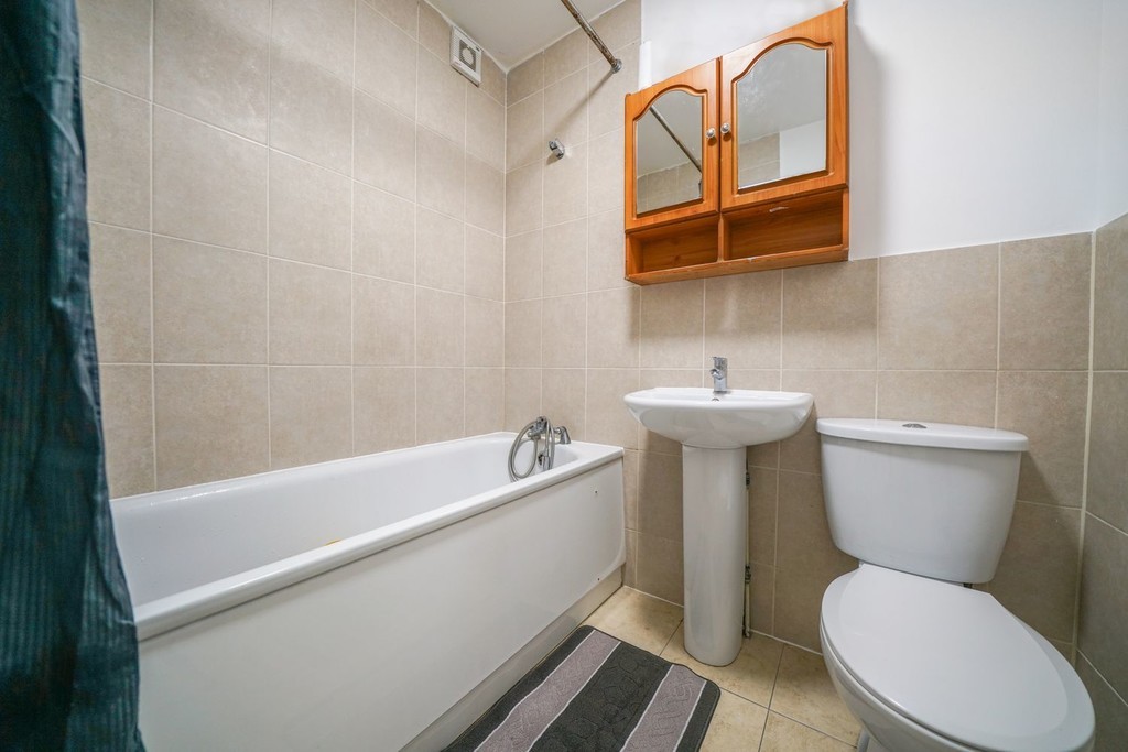 Images for Frederick Crescent Enfield London EN3 7HH EAID:3f40363ad7e221028e9eb5ef1708ea31 BID:1