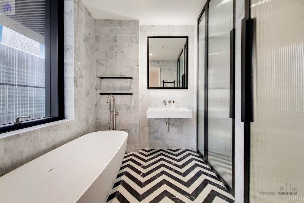 Images for WARDIAN WARDS PLACE E14 9DU EAID:3f40363ad7e221028e9eb5ef1708ea31 BID:1